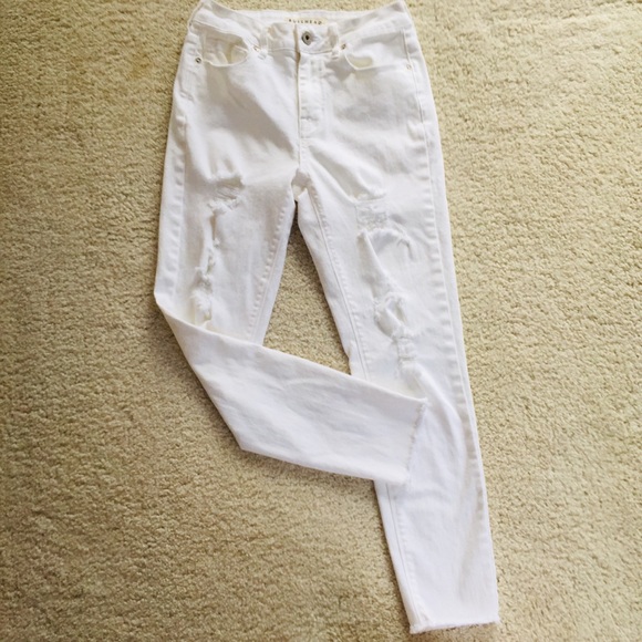 ⭐️HOST PICK X2⭐️DISTRESSED RAW HEM HI-RISE JEANS - Picture 3 of 6